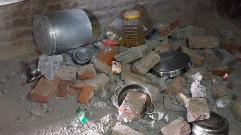 भूकंपाच्या हादऱ्याने दहापेक्षा अधिक घरांना तडे; मराठवाड्यात नागरिकांमध्ये भीतीचं वातावरण…